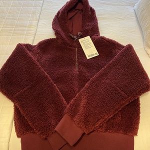 Brand New Lululemon "TEXTURED FLEECE 1/2 ZIP" Hooded Sherpa, Size 6